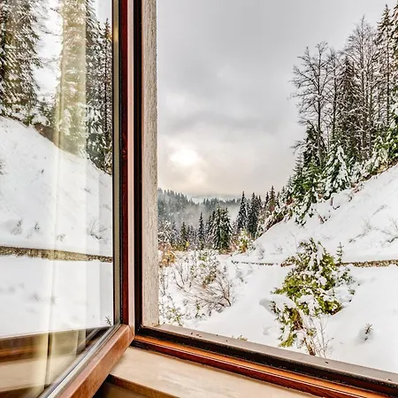 Alpine Haven 2-bedroom Escape, By Flat Mаnager 公寓 潘波洛沃